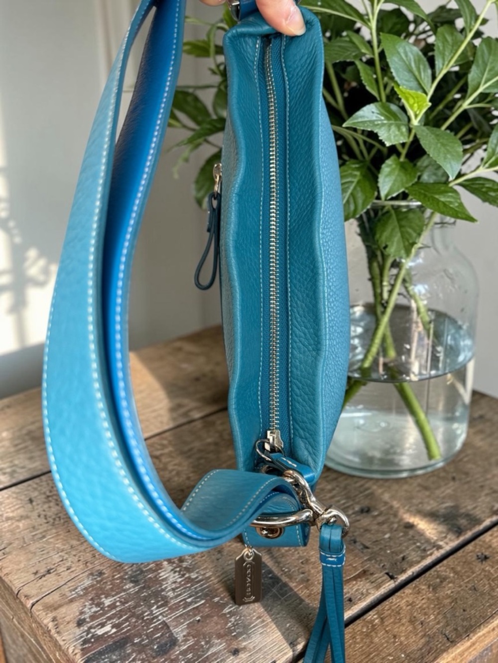Coach Legacy Slim Duffle - Picture 9 of 16